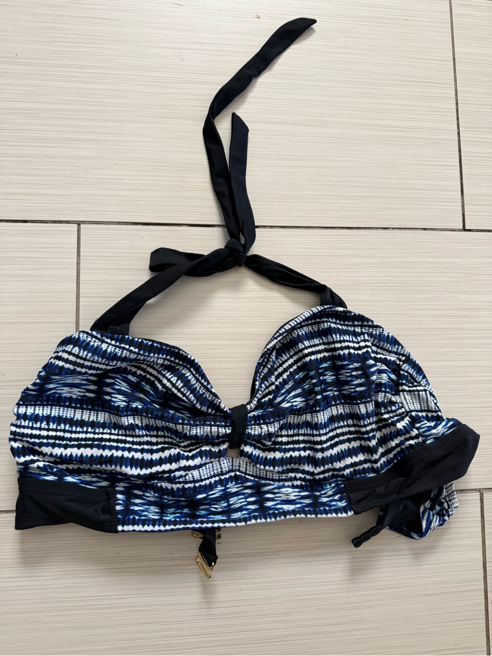 Boutique 3x or 2x if D cupNavy Blue and White Patterned Halter Bikini Top